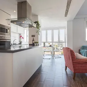 https://atico-avda-cadiz-playa.hotelsincadiz.net